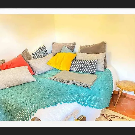 펜션 Lou Jas, Maison De Charme, A 1 Km De La