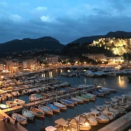 Lou Jas, Maison De Charme, A 1 Km De La بيت للعطل كاسيس