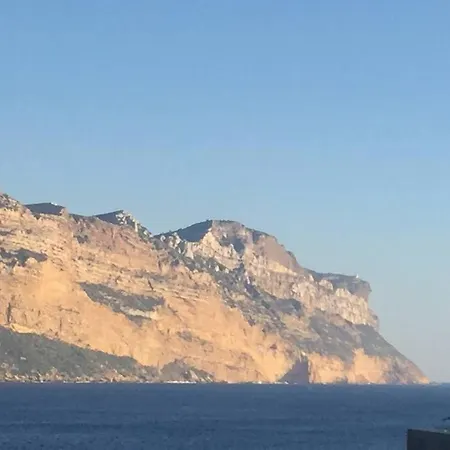 Lou Jas, Maison De Charme, A 1 Km De La Holiday home Cassis