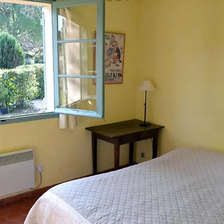 Lou Jas, Maison De Charme, A 1 Km De La *