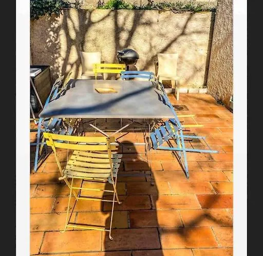 Lou Jas, Maison De Charme, A 1 Km De La